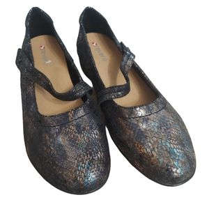 Revere Bonn Women's Leather Black Metallic Python Mary Jane Shoes size 1…